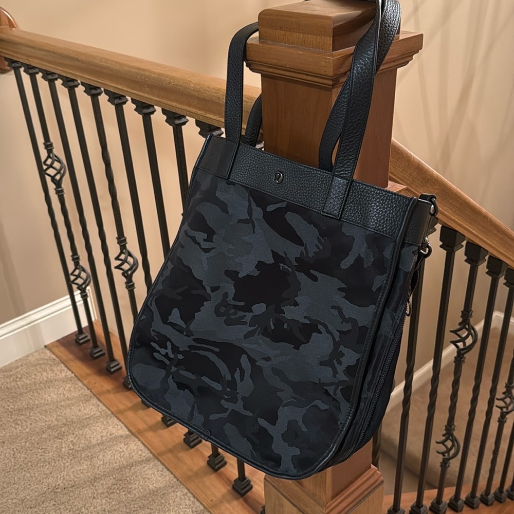 Lululemon Now and Always tote 15l